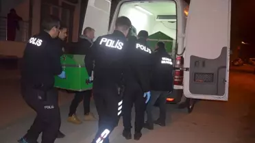 Annesini öldürüp karakola gitti
