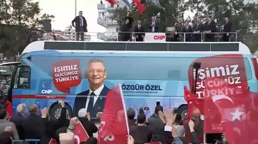 CHP Genel Başkanı Özgür Özel, İzmir'de Halk Buluşmasında Konuştu