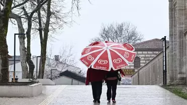 Edirne ve Kırklareli'nde Sağanak Yağış Etkili Oluyor