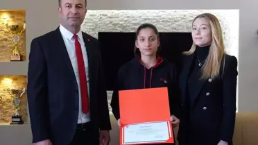 Göle Bedirhan Bey Anadolu İmam Hatip Lisesi Öğrencisi Didem Yılmaz Türkiye Finaline Katılacak