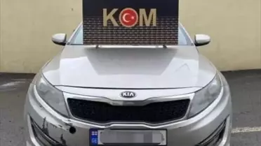 Kars'ta gümrük kaçağı otomobil ele geçirildi, 2 şüpheli gözaltına alındı