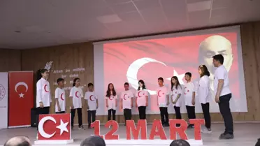 Van Başkale'de İstiklal Marşı ve Mehmet Akif Ersoy'u Anma Programı Düzenlendi