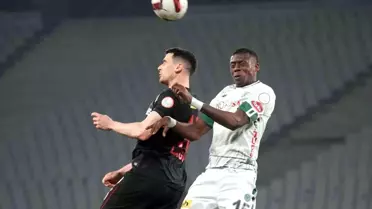 Fatih Karagümrük ile Konyaspor Arasındaki Maçta İlk Yarıyı Konyaspor 1-0 Önde Tamamladı