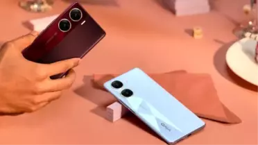 vivo V23 Android 14 tabanlı Funtouch OS 14 güncellemesi aldı