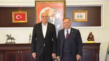 CHP Genel Başkan Yardımcısı Gökan Zeybek ve Parti Meclis Üyesi Armağan Erdoğan Bozüyük Belediyesi'ni ziyaret etti