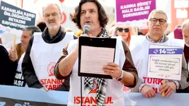 İstanbul Kadıköy'de Sağlık Çalışanlarından 14 Mart Tıp Bayramı Yürüyüşü