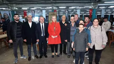 Merkezefendi Belediyesi'nin Muratdede Mahallesi'nde düzenlediği toplu iftar programına binlerce kişi katıldı