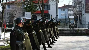 Bolu'da 18 Mart Şehitleri Anma Günü ve Çanakkale Deniz Zaferi'nin 109'uncu yıl dönümü anma töreni düzenlendi