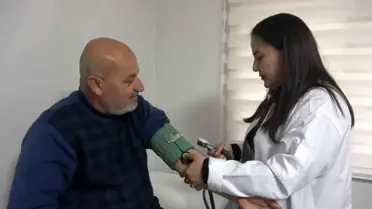 Depremde hayat kurtaran doktor İbn-i Sina Hizmet Ödülü'ne layık görüldü