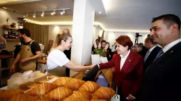 Meral Akşener, Antalya'da esnaf ziyaretinde bulundu