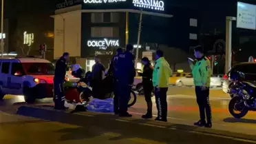 İzmir'de Kırmızı Işıkta Geçen Otomobil Karı Kocaya Çarptı: 1 Ölü, 1 Yaralı