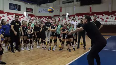 VakıfBank Kadın Voleybol Takımı'nın 'Yarının Sultanları' projesi Kırklareli'nde gerçekleşti