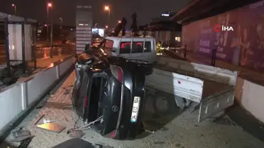 Bahçelievler E-5 Karayolu'nda otomobil, otobüs durağına çarparak takla attı