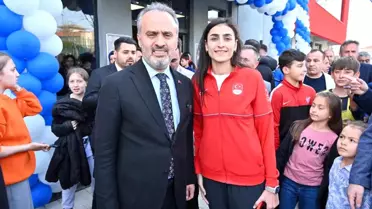 Bursa'da Hatice Kübra İlgün Gençlik ve Spor Merkezi açıldı