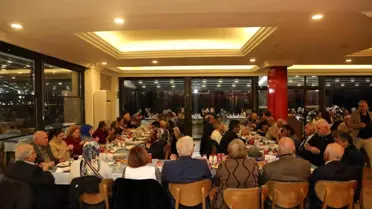 Burhaniye Belediye Başkanı Şehit ve Gazi Ailelerini İftarda Ağırladı