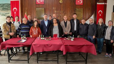 Bayraklı Belediye Başkanı Serdar Sandal Dernekleri Ziyaret Etti