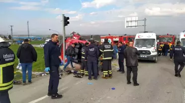 Tekirdağ'da tır ile minibüs çarpıştı: 5 ölü, 10 yaralı