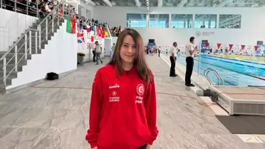 Down Sendromlu Yüzücü Ada Zehra Anlatıcı, Trisome Oyunları'nda Gümüş Madalya Kazandı