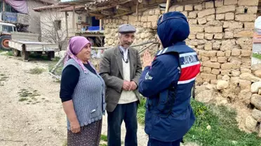 Afyonkarahisar Dinar İlçe Jandarma Komutanlığı Yaşlıları Ziyaret Etti