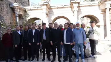 Cumhur İttifakı'nın Muratpaşa Belediye Başkan Adayı Özdemir Manavoğlu, seçim çalışmaları kapsamında esnaflara ve derneklere ziyaretlerde bulundu