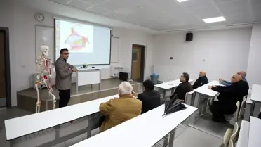 Muş'ta 60 yaş üzeri vatandaşlar üniversite hayallerini gerçekleştiriyor