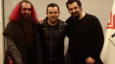 Ferhat Göçer, İranlı müzisyenlerle geleneksel İran müziğiyle Türkçeyi bir araya getiriyor