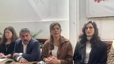 DEM Parti İBB Başkan adayı Meral Danış Beştaş, Kadıköy'de seçim çalışmalarına devam etti