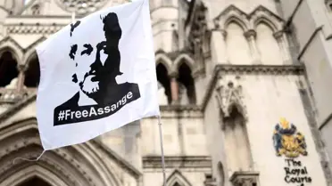 Julian Assange'ın ABD'ye iadesi askıya alındı