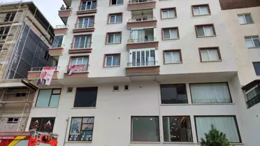 Ankara'da Bir Apartmanın En Üst Katındaki Dairede Yangın Çıktı
