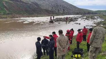 Şanlıurfa'da dereye kapılan çocuğu arama çalışmaları sürüyor