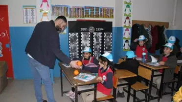 Türkiye Eğitim Gönüllüleri Vakfı, Şemdinli'deki okula hediye gönderdi