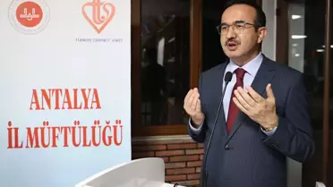 Antalya İl Müftülüğü tarafından düzenlenen iftar programında şehit ve gazi aileleri bir araya geldi