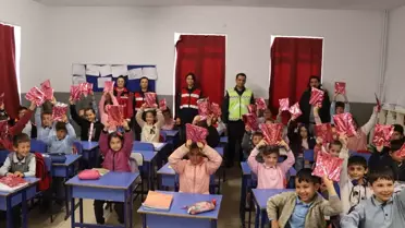 Osmaneli'de Öğrencilere Trafik Güvenliği ve Güvenli İnternet Kullanımı Eğitimi Verildi