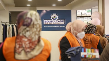 Bülbülzade Vakfı, ihtiyaç sahibi çocuklara Ramazan Bayramı öncesinde kıyafet yardımı yapıyor