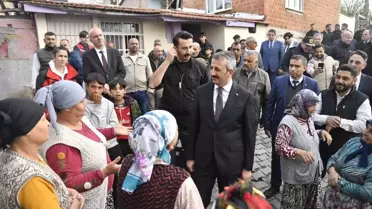 Edirne Valisi Yunus Sezer, mahalleleri ziyaret ederek vatandaşlarla bir araya geldi