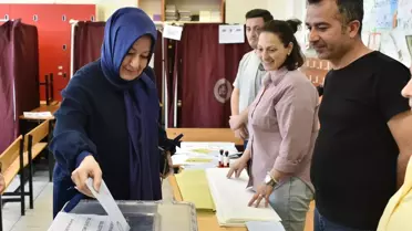 11. Cumhurbaşkanı Abdullah Gül, oyunu Beykoz'da kullandı