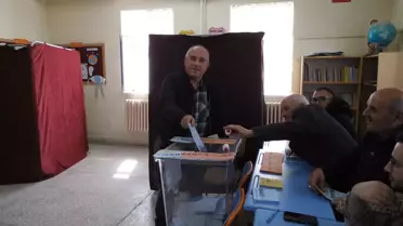 Kalfat, 15 yılın ardından belediye başkanını seçmek için sandık başına gitti