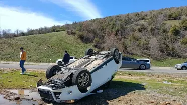 Bingöl'ün Genç ilçesinde takla atan otomobildeki 2 kişi yaralandı