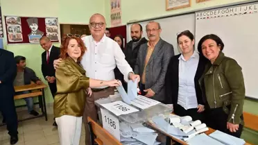 Manisa'da 19 aday yarıştı, başkan adayları sandık başına gitti