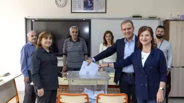 Mersin'de Büyükşehir Belediye Başkan Adayları Oylarını Kullandı