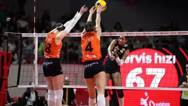 Eczacıbaşı Dynavit, V.Bank'ı 3-1 mağlup ederek avantajı yakaladı