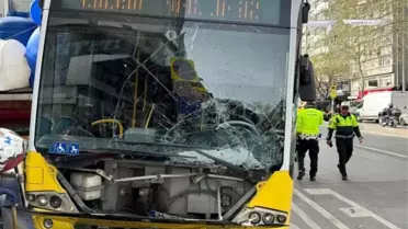 İstanbul'da İETT otobüsü kaldırımda 2 kişiye çarptı