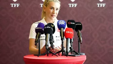 A Milli Kadın Futbol Takımı Teknik Direktörü Necla Güngör Kıragası, Erzincan'da dolu bir stadyuma oynayacaklarını söyledi