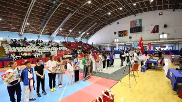 Okul Sporları Tekvando Yıldızlar Kız ve Erkek Grup Müsabakaları Manisa'da Başladı