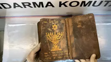 Ağrı'da 800-1000 yıllık el yazması kitap ele geçirildi