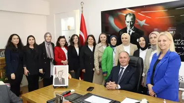 AK Parti'den Arhavi Belediye Başkanı seçilen Turgay Ataselim görevi devraldı