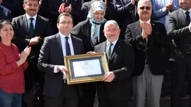 Çorum Belediye Başkanı Dr. Halil İbrahim Aşgın Mazbatasını Aldı