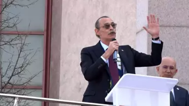 Etimesgut'ta CHP'li Erdal Beşikçioğlu mazbatasını aldı