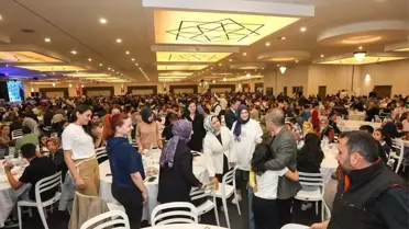Sincan Belediye Başkanı Murat Ercan, belediye çalışanlarıyla iftar yemeğinde buluştu