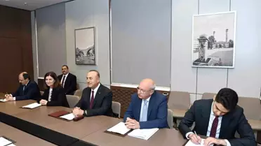 TBMM NATO Parlamenter Asamblesi Türk Delegasyonu Başkanı Mevlüt Çavuşoğlu, Azerbaycan Milli Dışişleri Bakanı Ceyhun Bayramov ile bir araya geldi